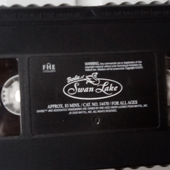 Barbie vhs swan lake and nutcracker - Picture 3 of 5